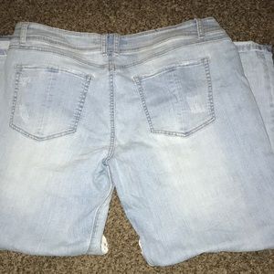 Jora Distressed High Waisted Jeans
